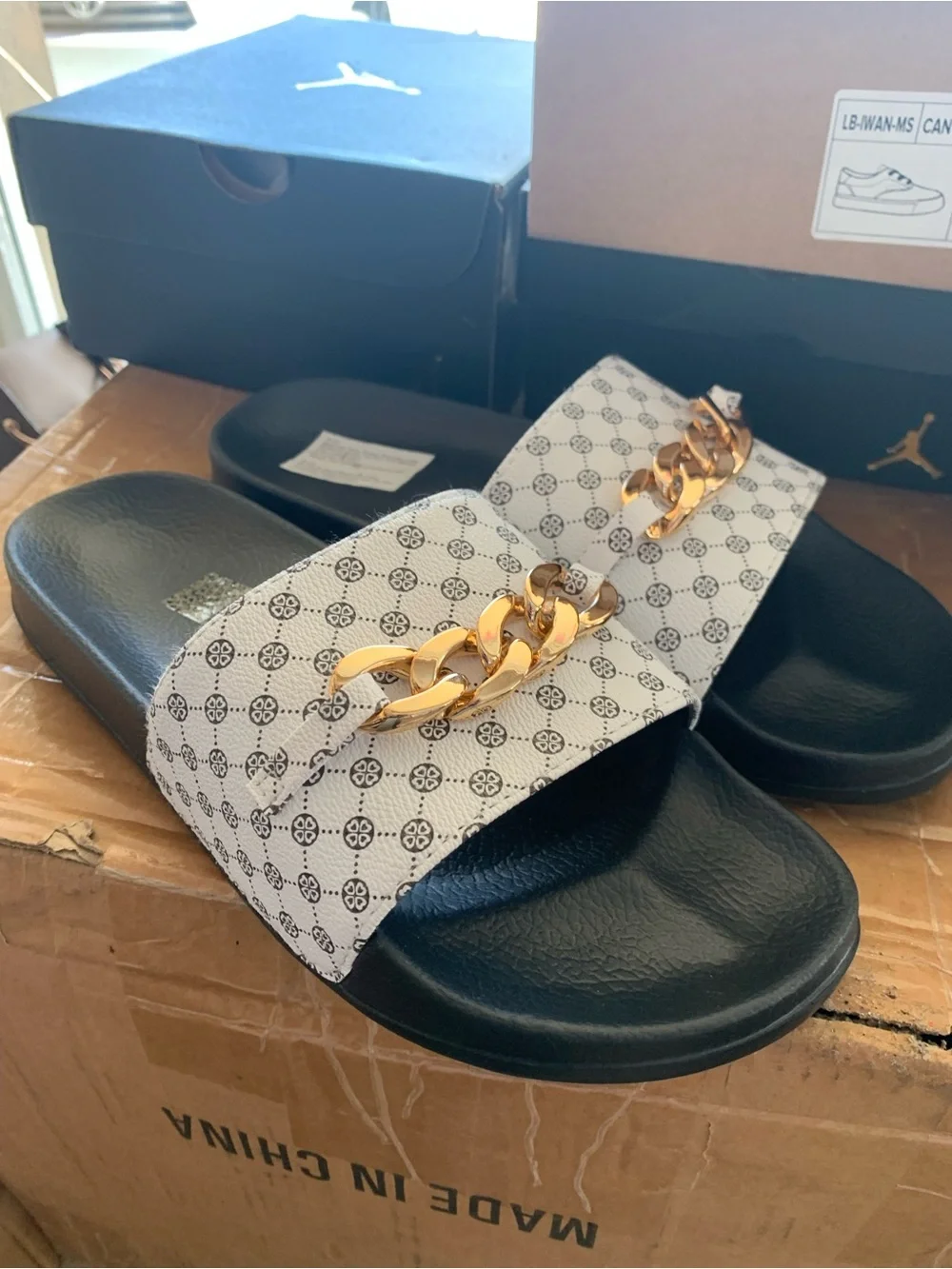 Women's Lightweight Chain Decoration Slides
